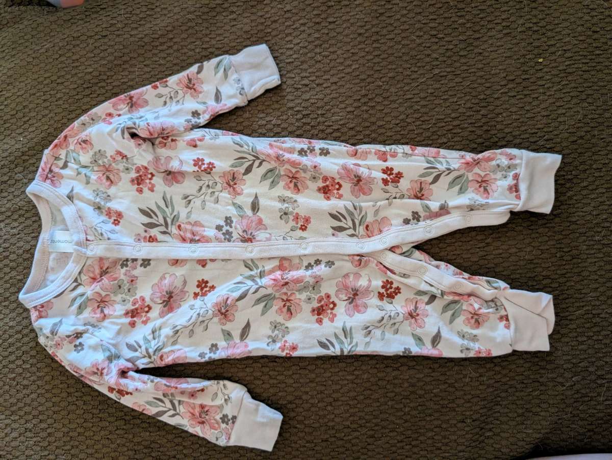 Pink flower sleepsuit without feet