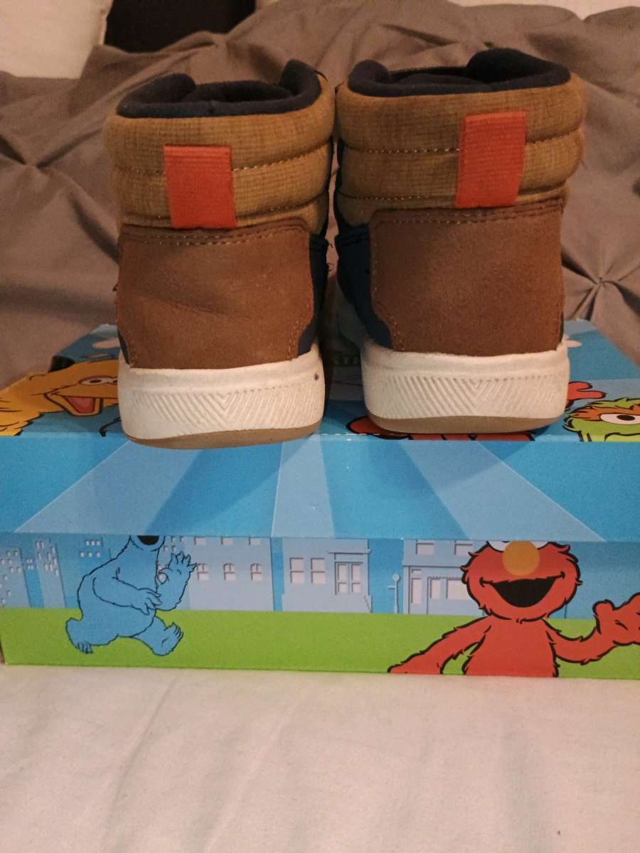 Cat and Jack Boys Boots size 11y