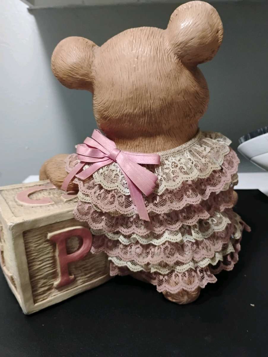 Vintage 1989 HOMCO resin bear