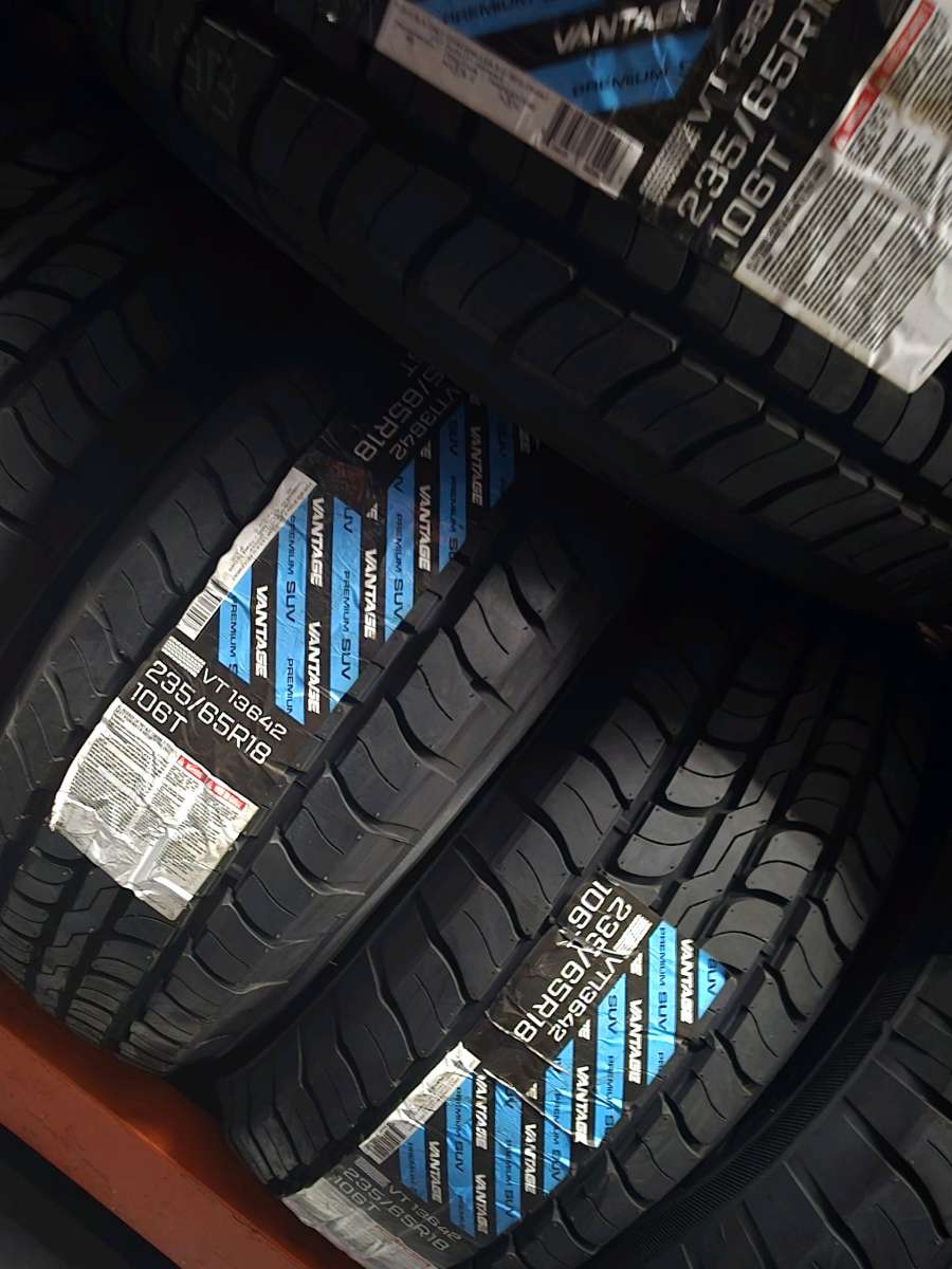 Vantage Premium Suv 235 65R18  106T