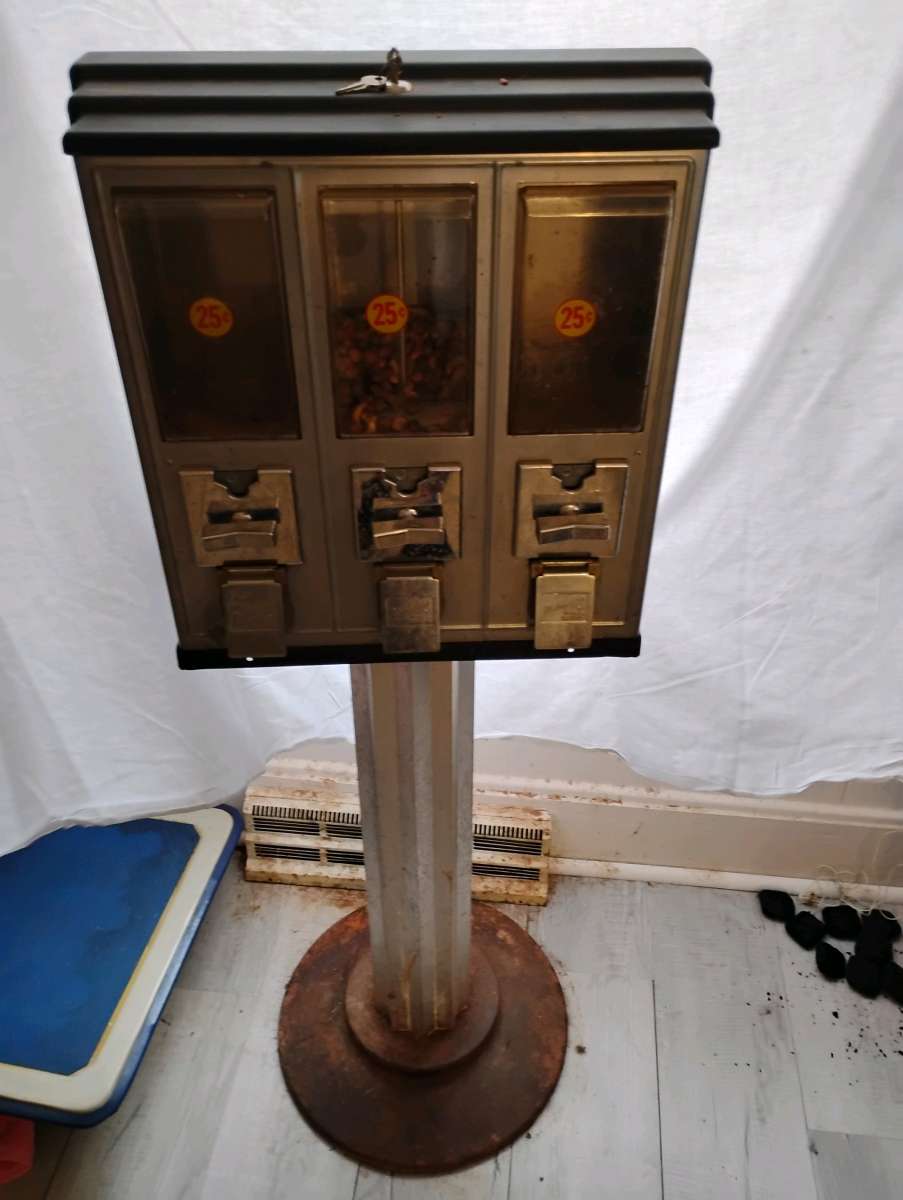 Northwestern Triple Play vending machine