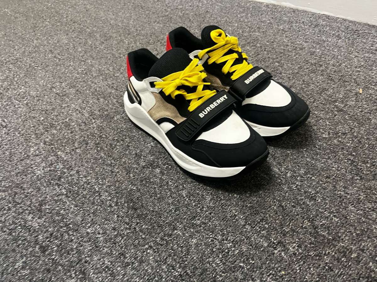 Burberry Gucci Mens Designer