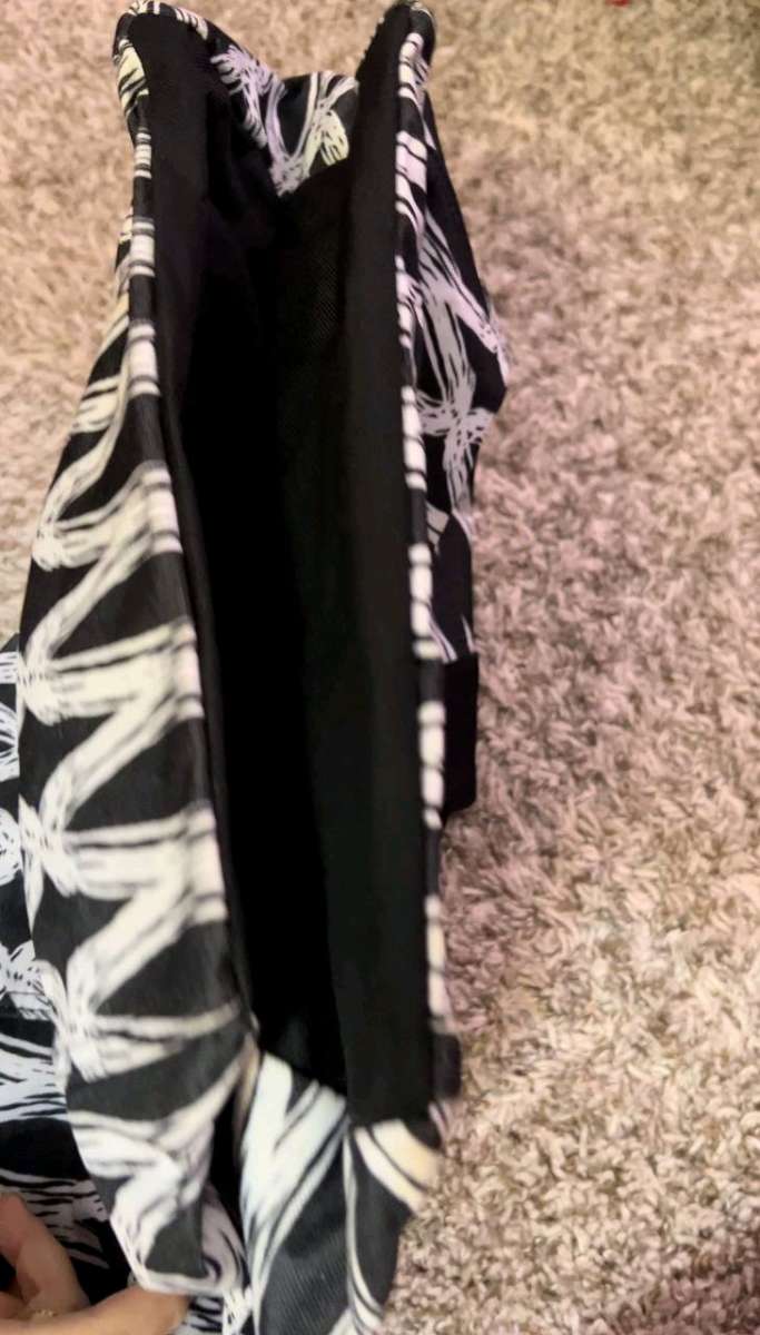 ThirtyOne Large Canvas Black Link Patterned Tote wBlack Stra