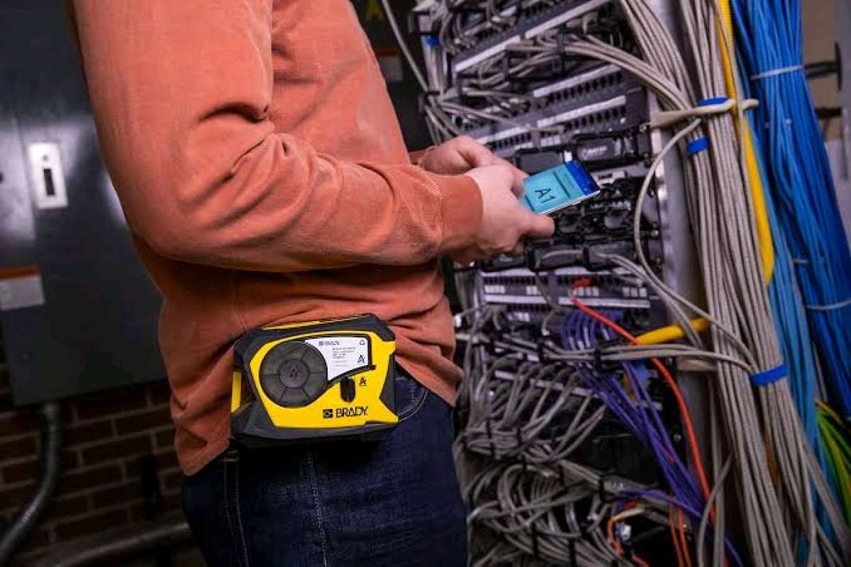 Brady m211 kit label printer