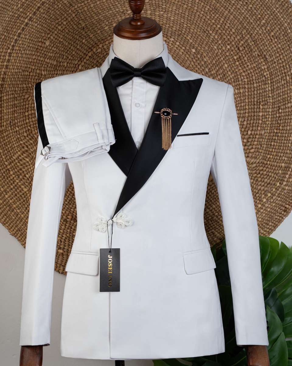 Men Suit comes as full set with everything there