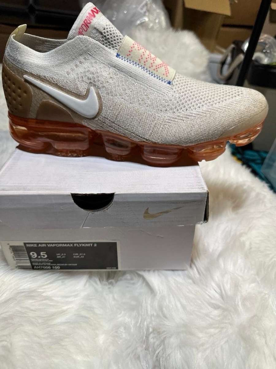 COMFORTABLE sneakers