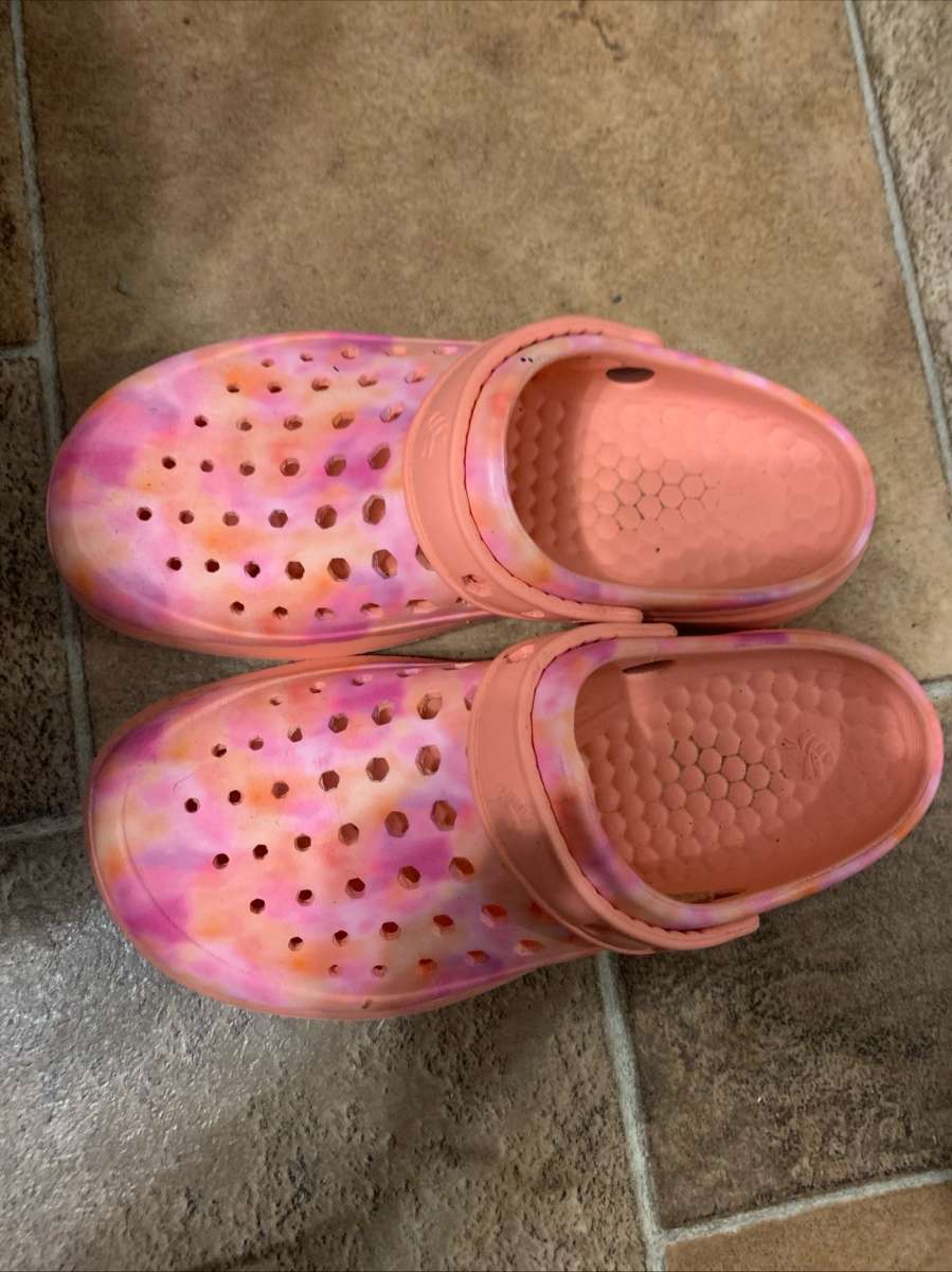 CROCS