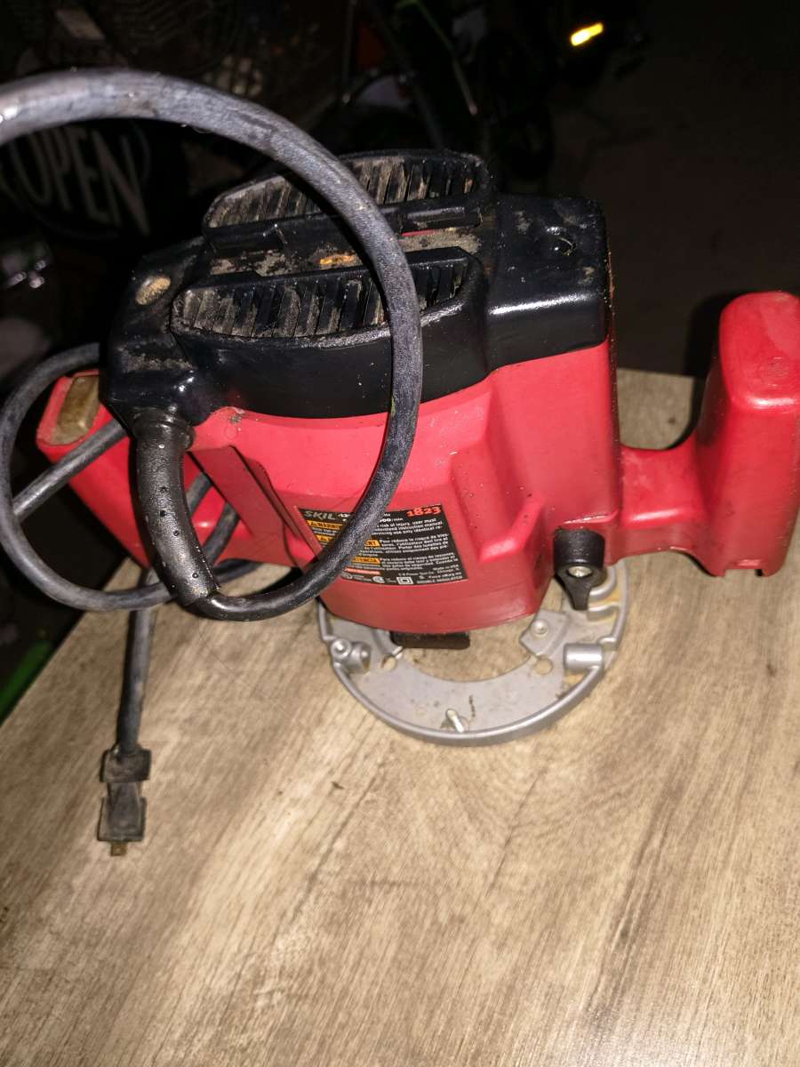 SKIL Router