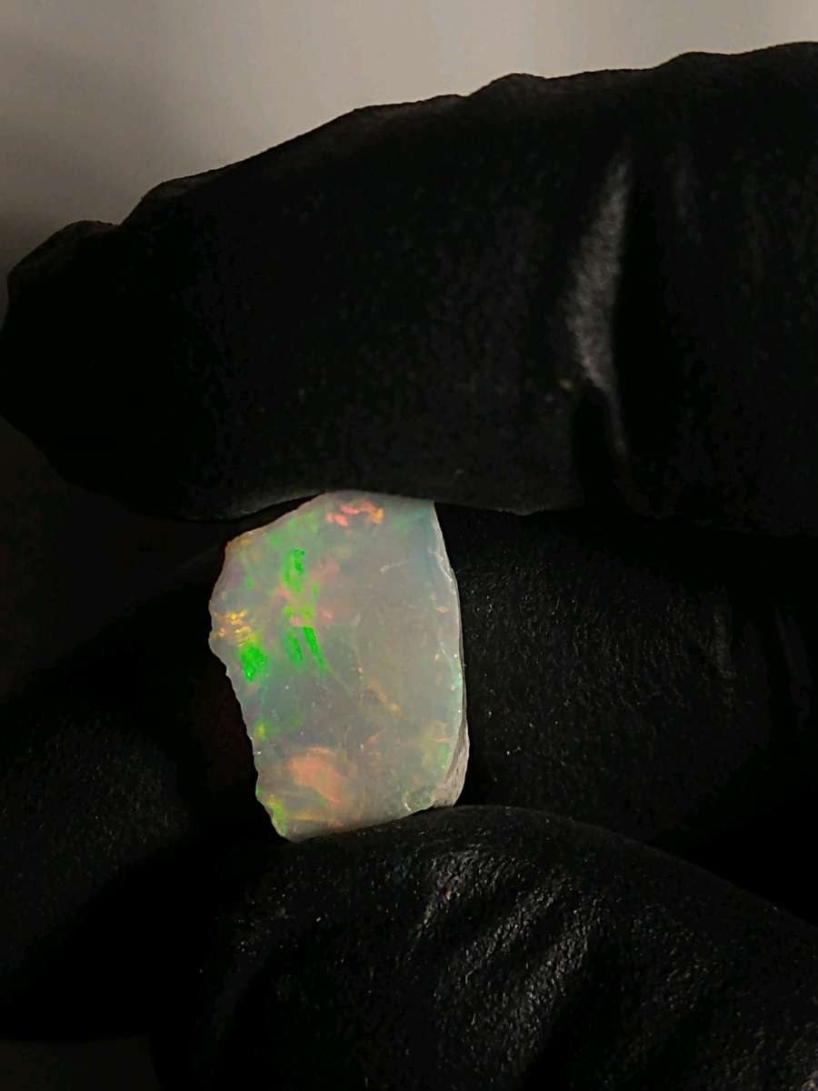 Untreated Dark Base Opal With Nice Pattern