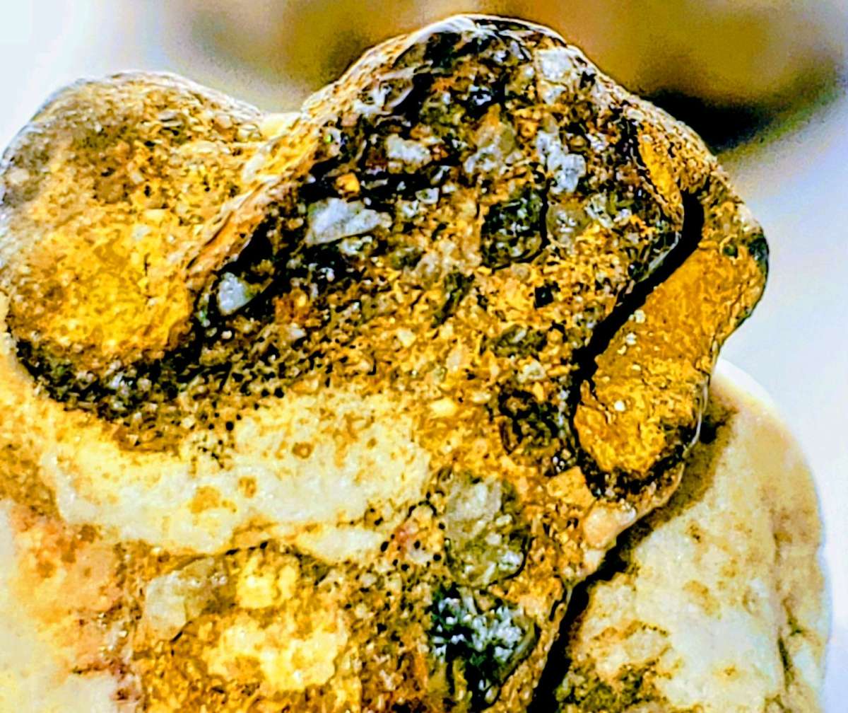 Geophite Multicolored Veined Gold Rose Quartz