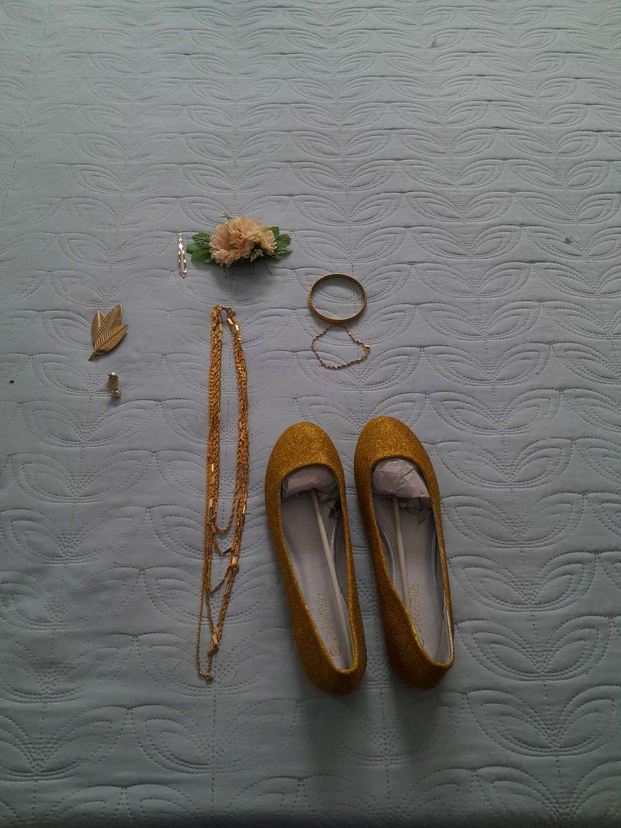 Bundle formal prom gown shoes and accessories