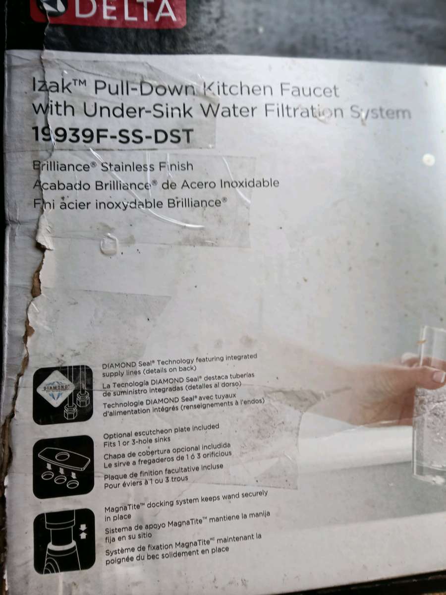 kitchen faucet with filtration