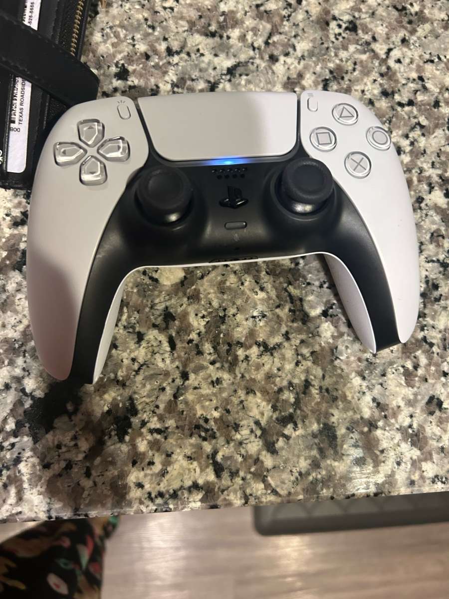 PS5 controller