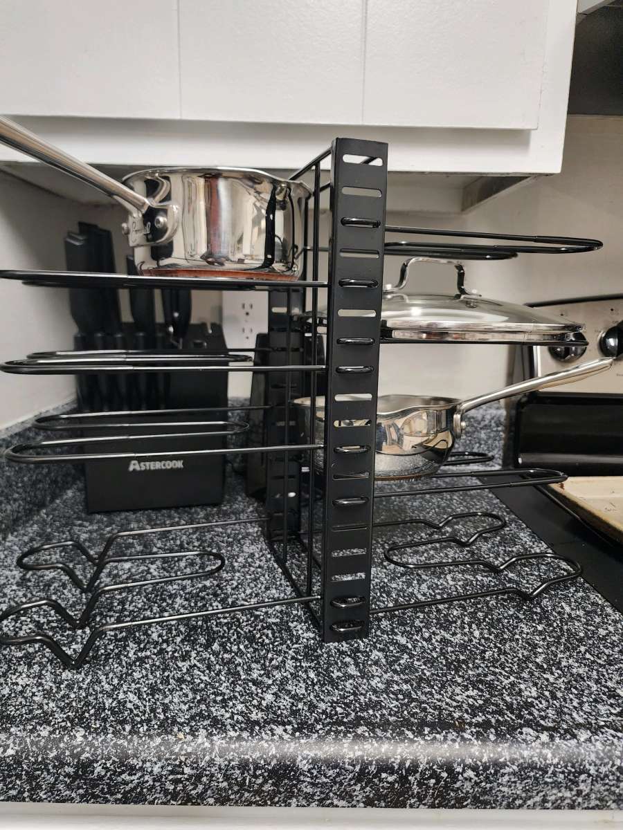 adjustable pots and lids holder