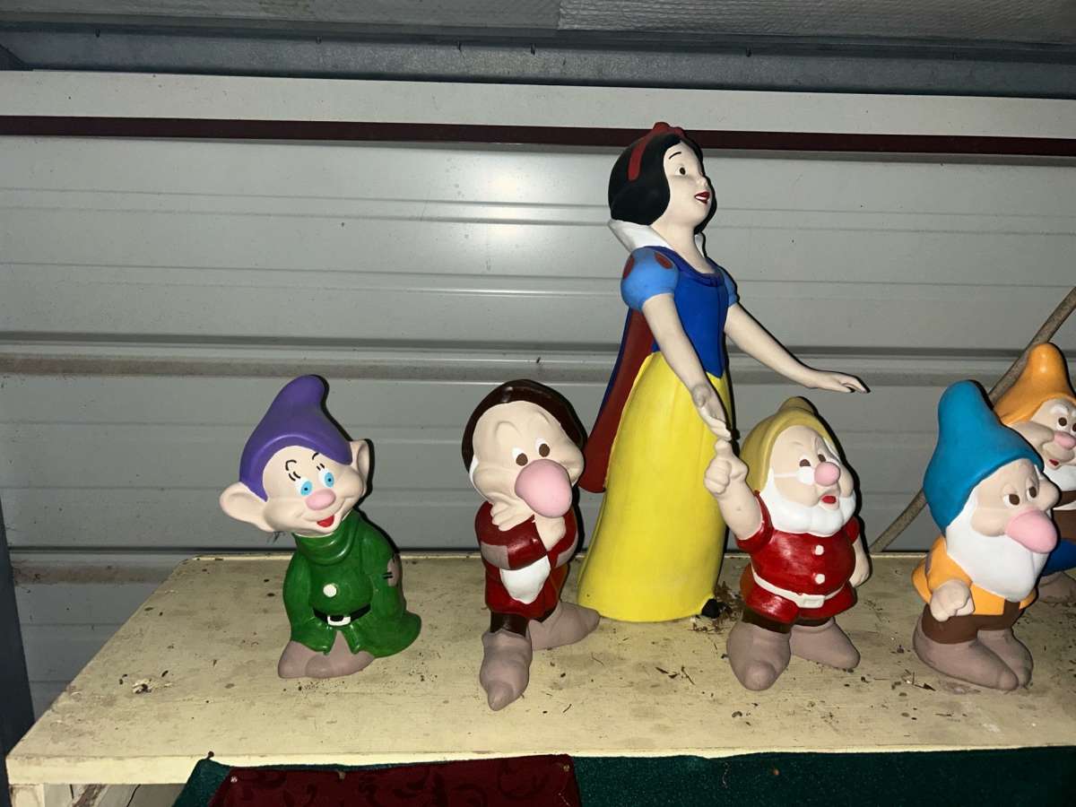 Snow White and the Steven darwfs