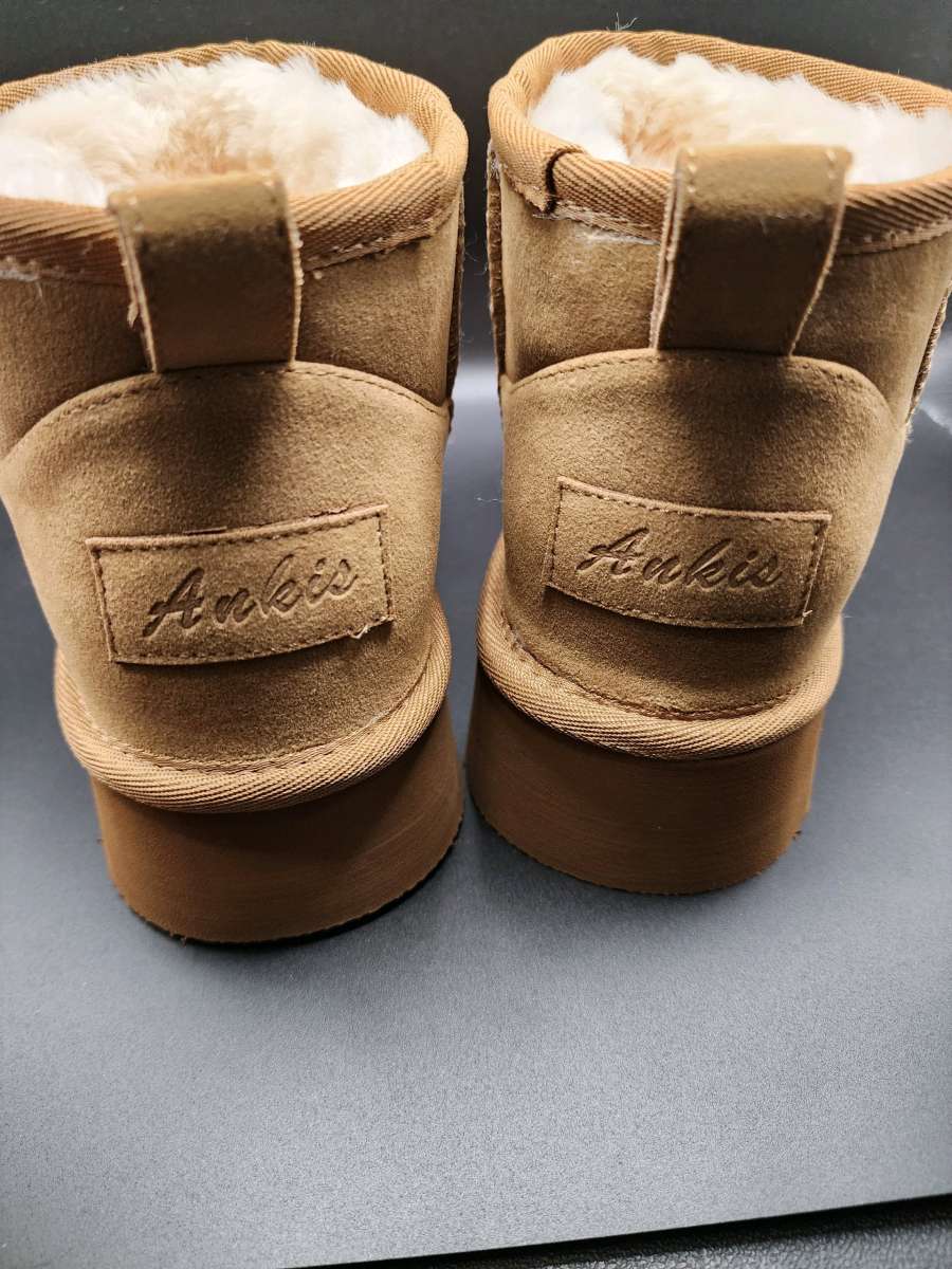 womens boots size 7 camel color