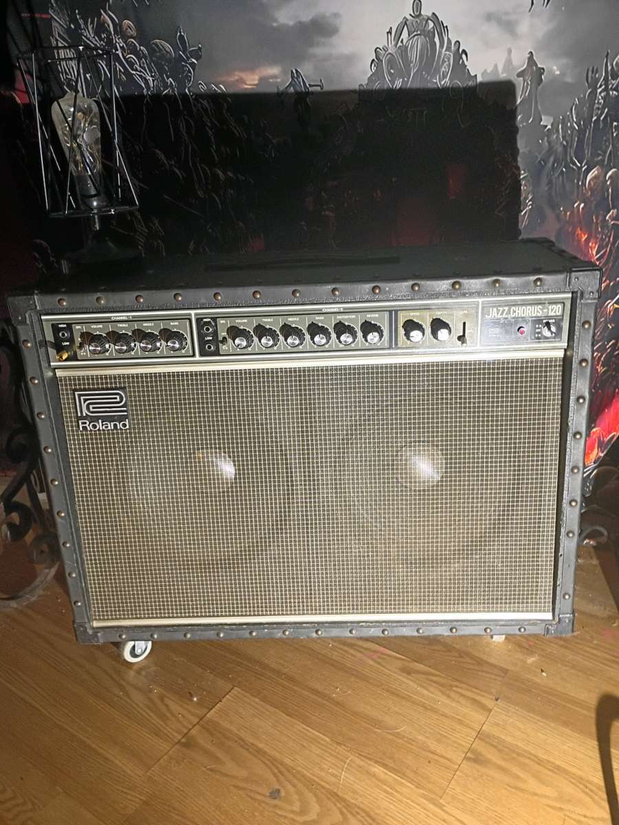 Roland speaker amplifier jazz