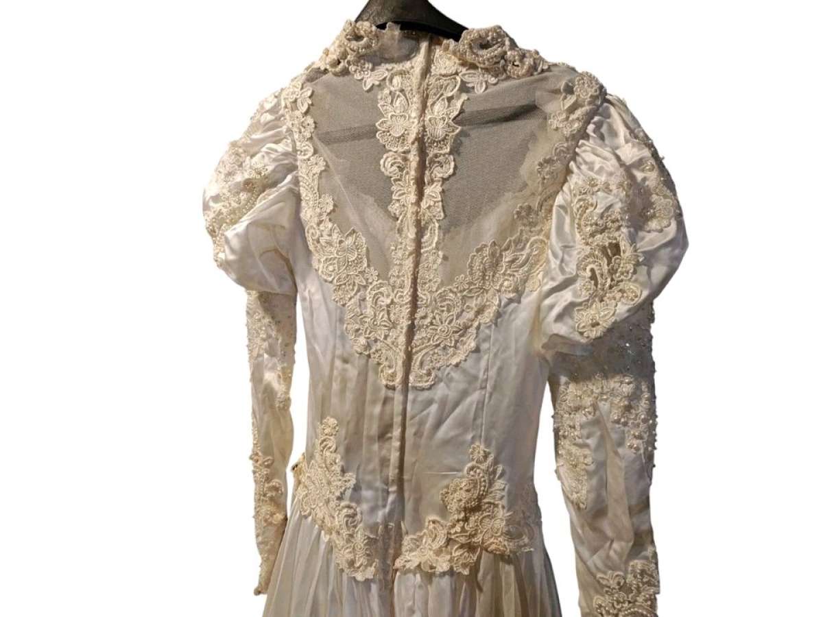 Vintage Wedding Dress Gown Lace US Union Made Average Fit Lo