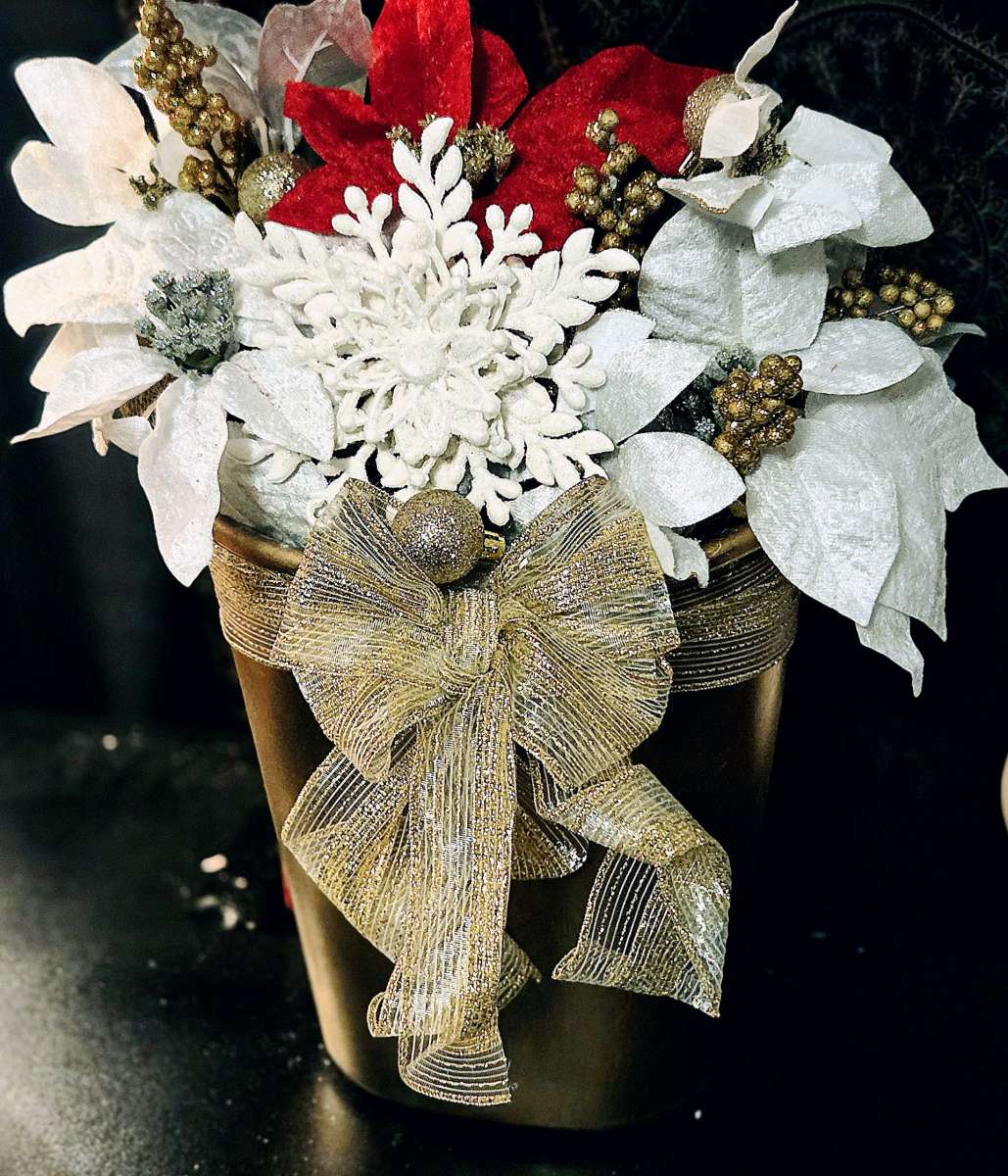 Customisable Holiday Decor