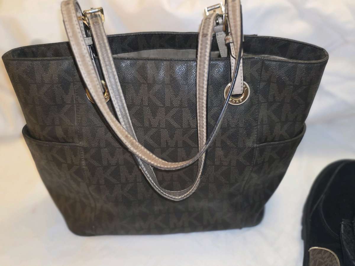 Michael Kors Jet Set large tote and MK  Alfie Booties
