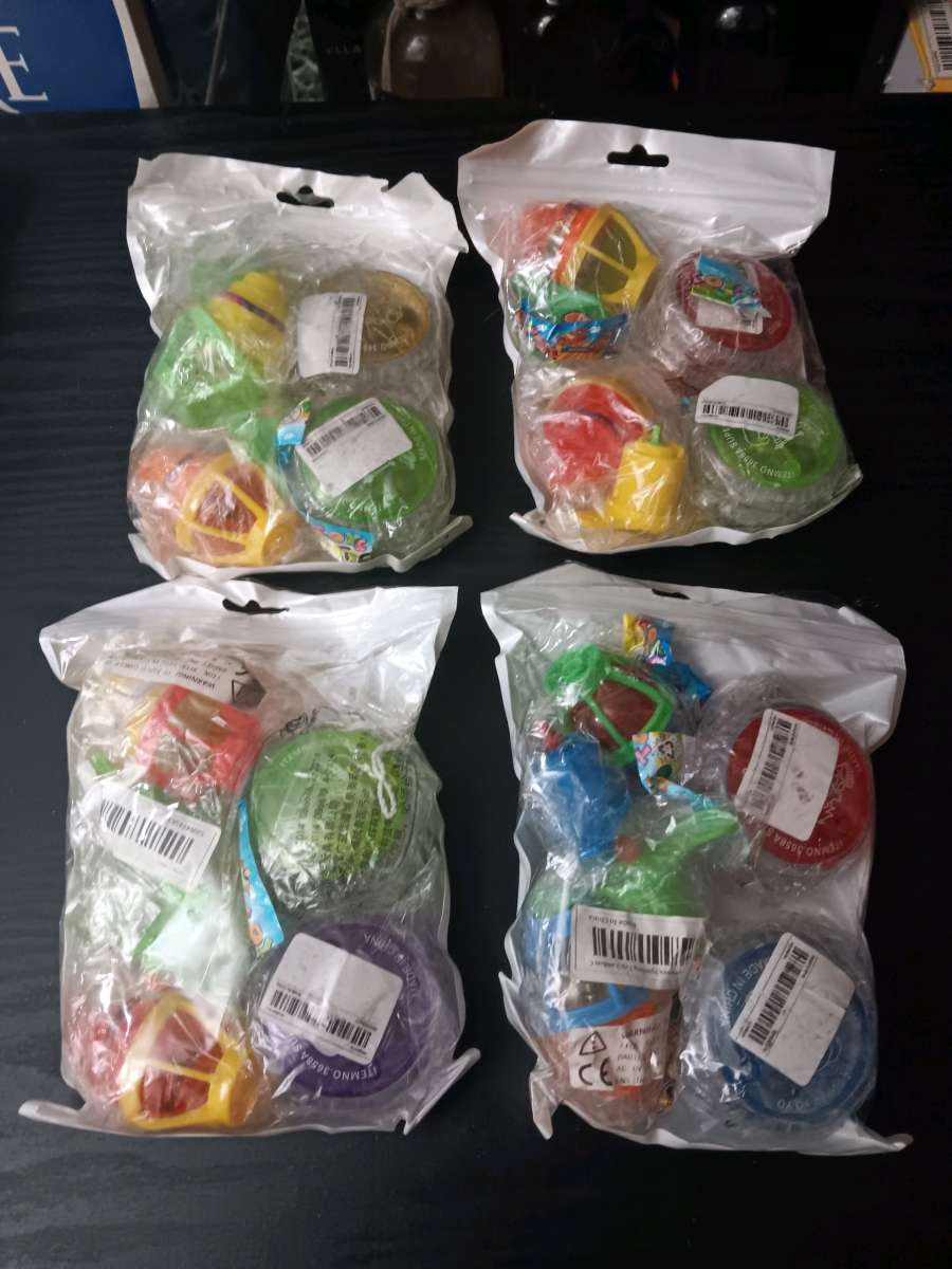 FLASHIING SPINNING TOY TOPS AND YOYO PACK
