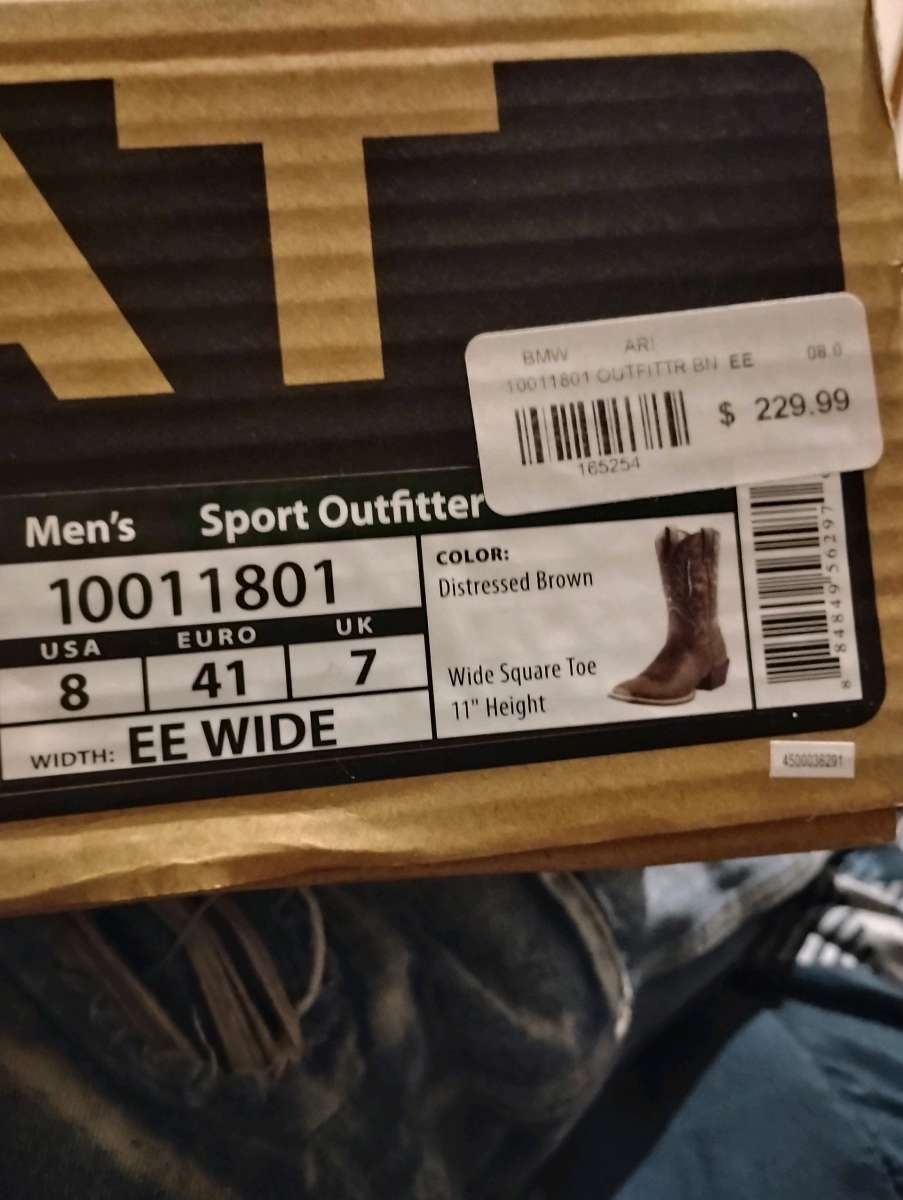 Ariat sport outfitter size 8 EE wide cowboy boots