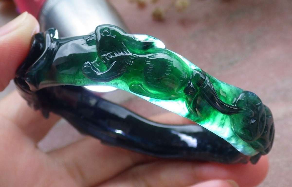 Certificate Jadeite jade Burma  Dark Green Black Flower