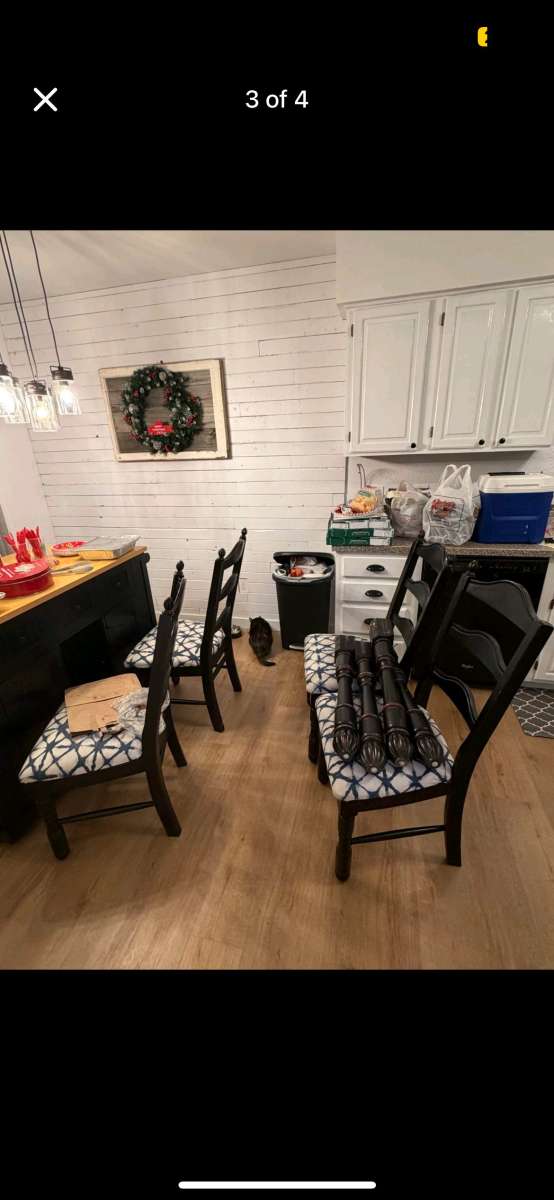 table and chairs vintage