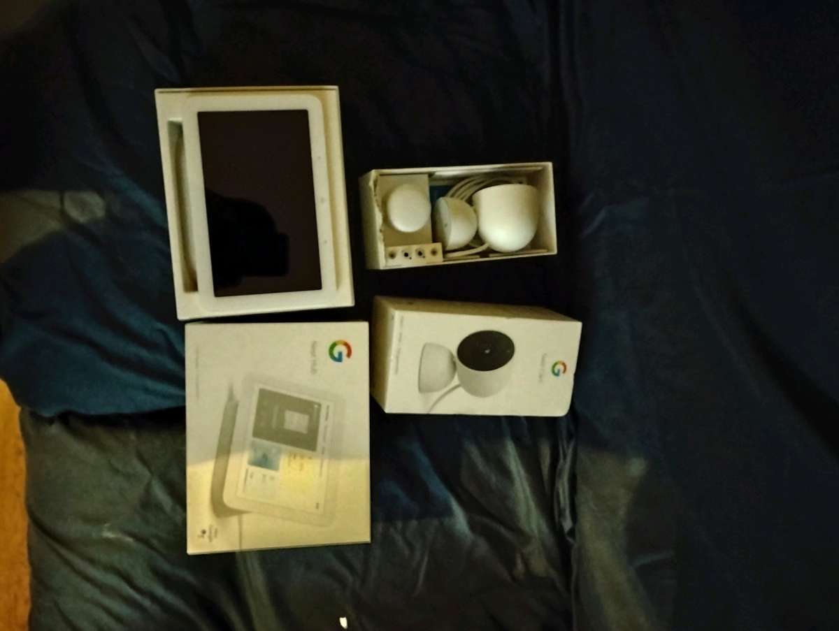 Google nest and Google hub camera and monitor