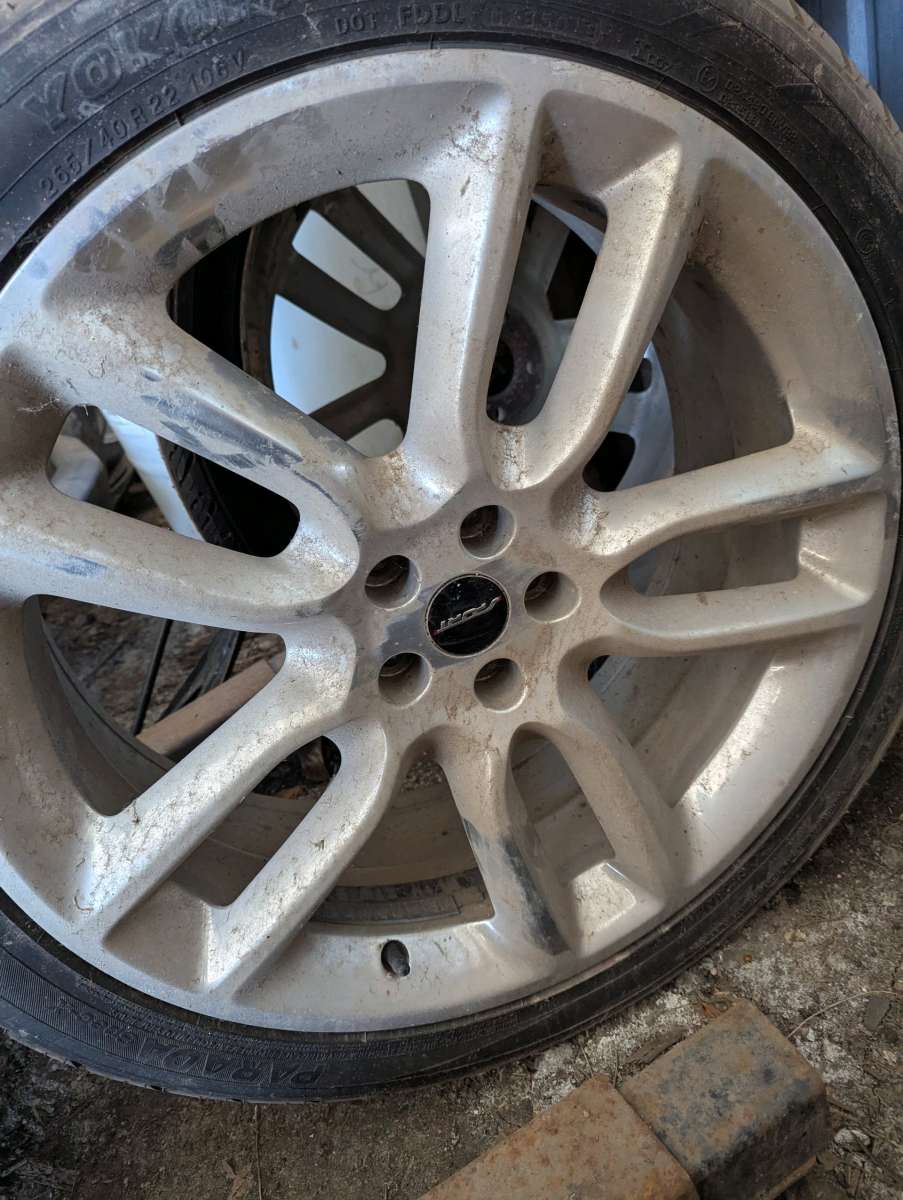 09 Ford edge sport 22inch rims and tires