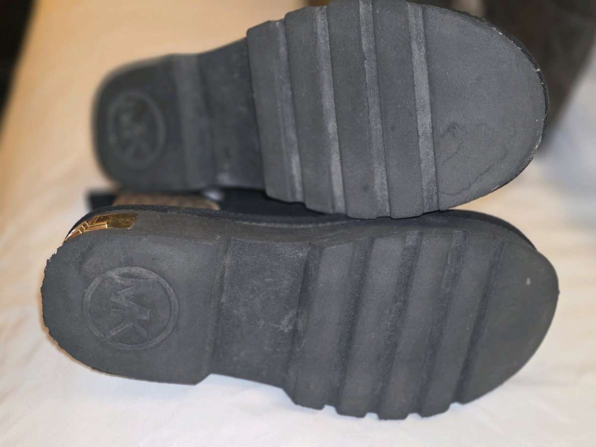 Michael Kors Jet Set large tote and MK  Alfie Booties