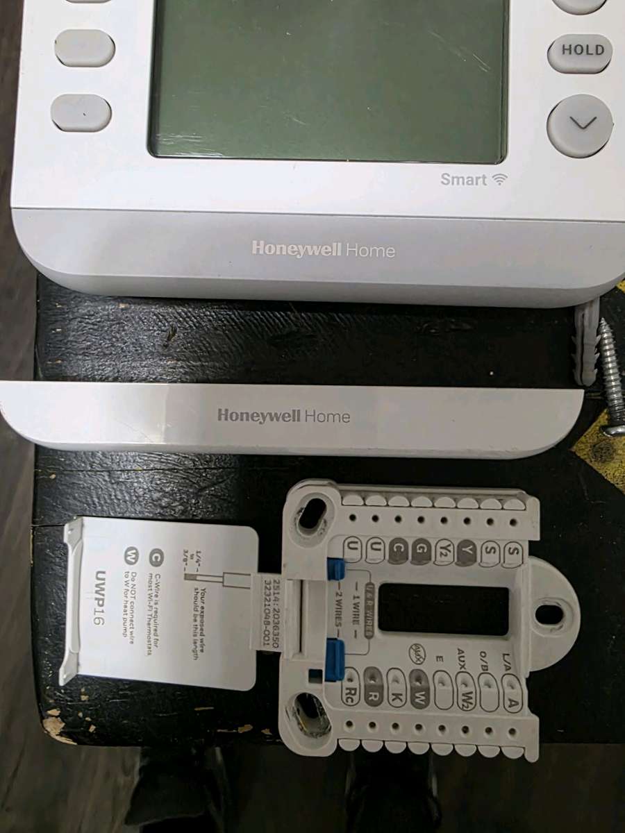 Honeywell Home X2S Smart Thermostat
