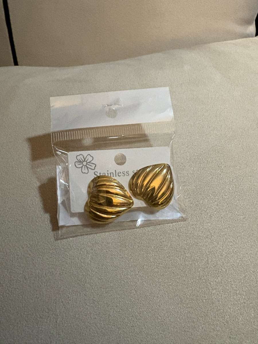 arrete stainless steel