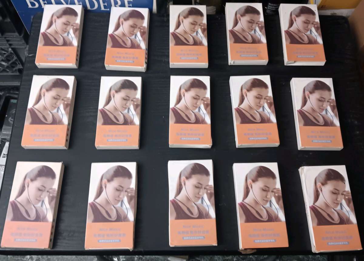 MUSIC WIRED NECK WIRELESS EARBUDS