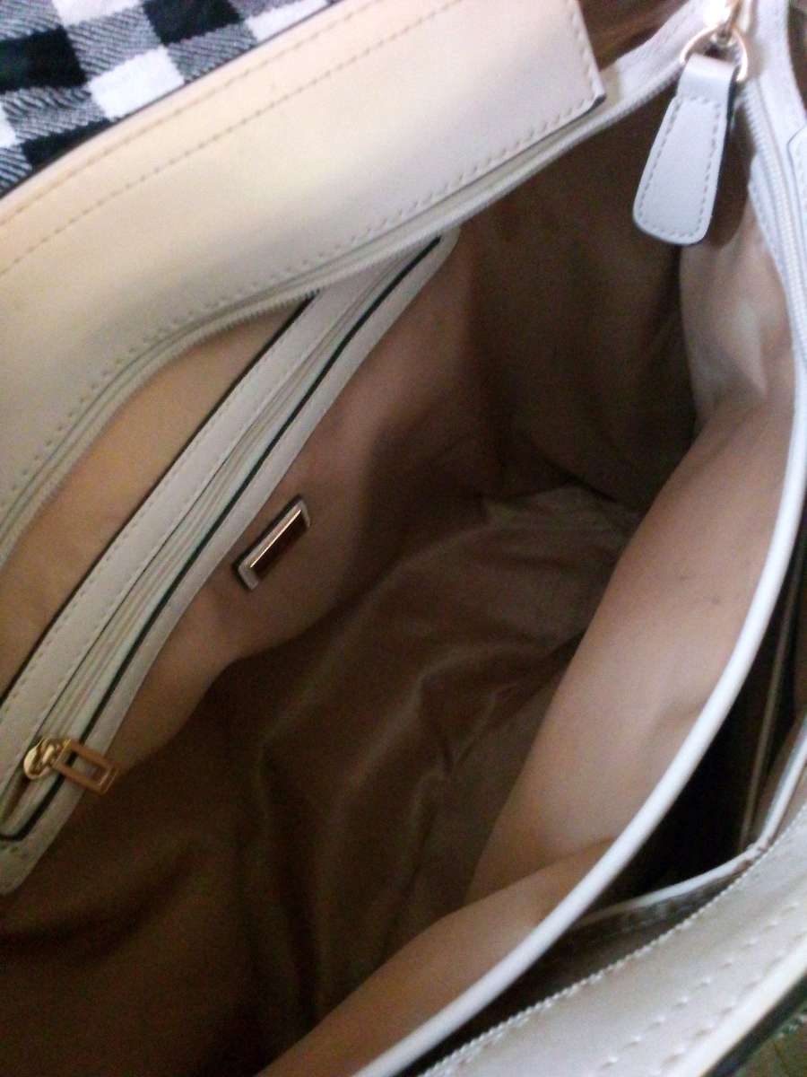 BRAND NEW GUESS FLORAL PURSE BAG