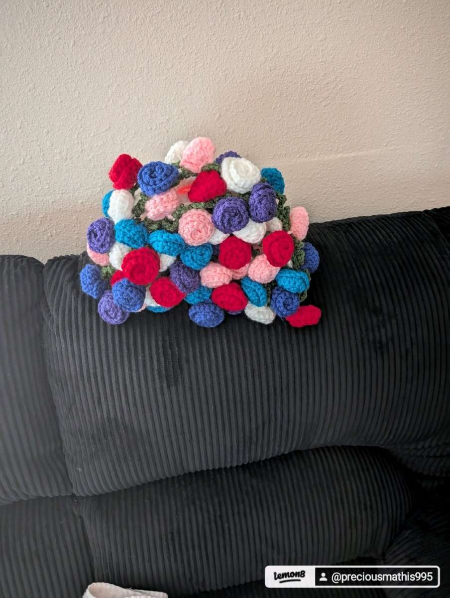 crochet rose bouquet throw