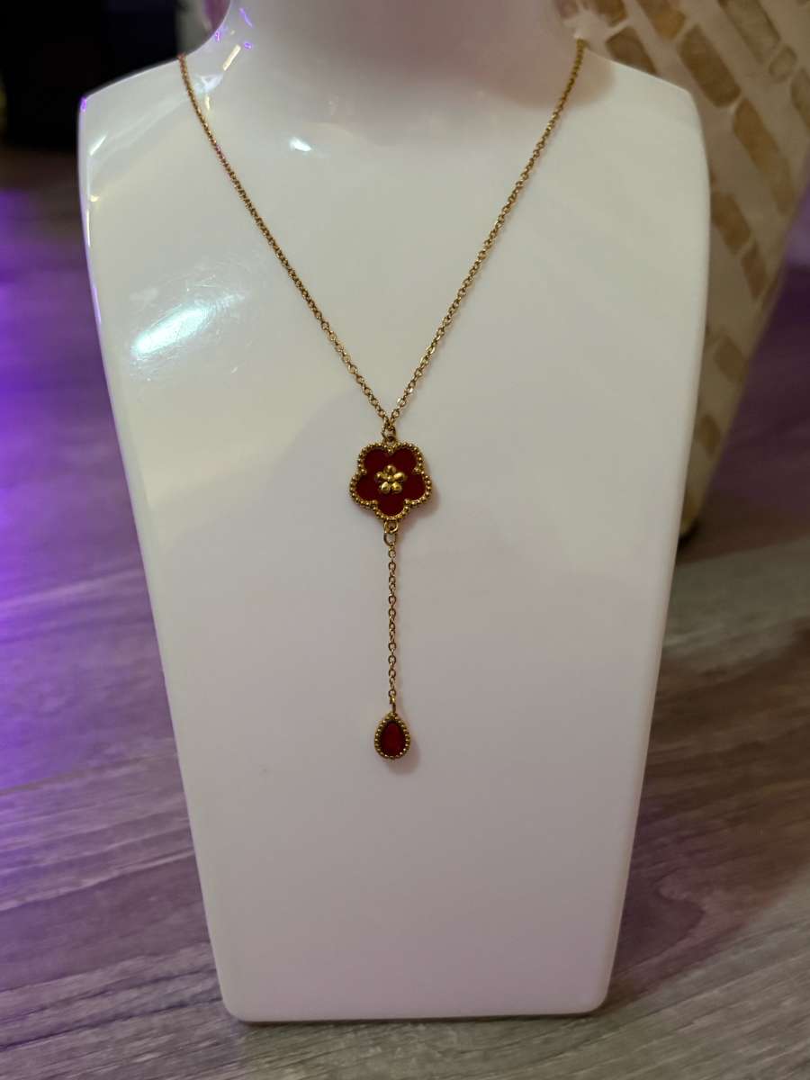 cadena lamiando en proper stainless steel