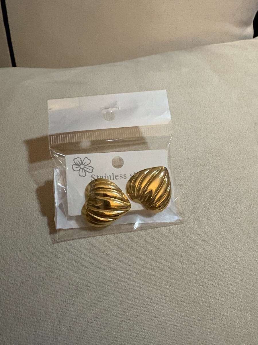 arrete stainless steel