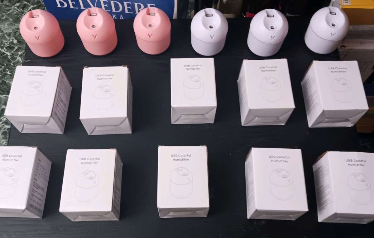 COLOURFUL MINI AIR HUMIDIFIER