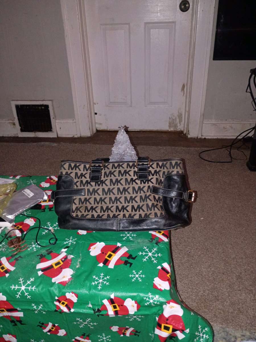 a rectangle handbag Michael kors purse