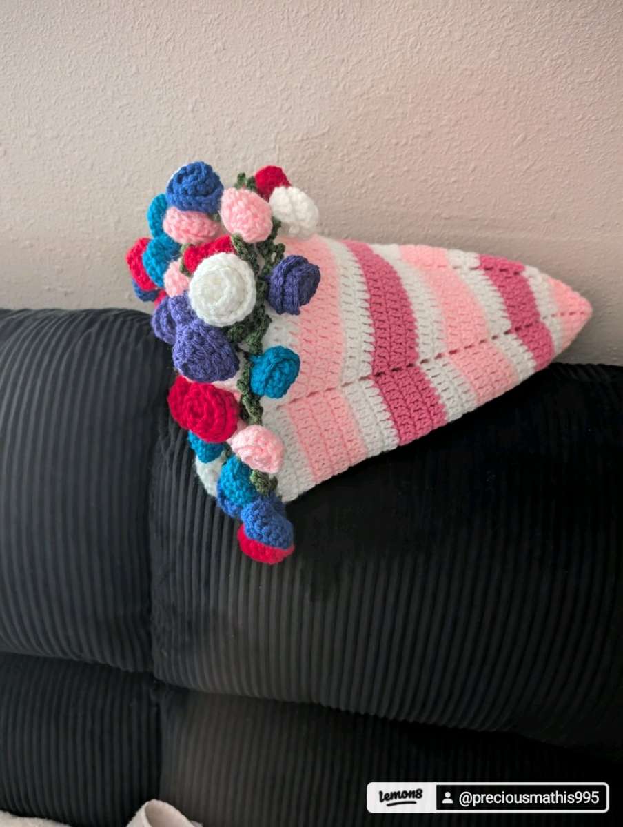 crochet rose bouquet throw