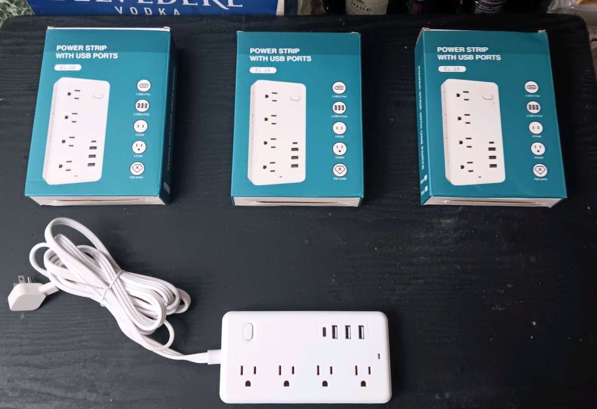 10FT EL28 POWER STRIP WITH USB PORTS