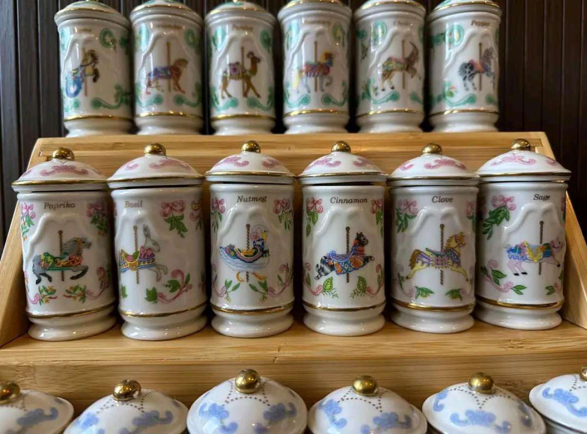 RARE LENOX 1993 CAROUSEL SPICE JARS FULL SET
