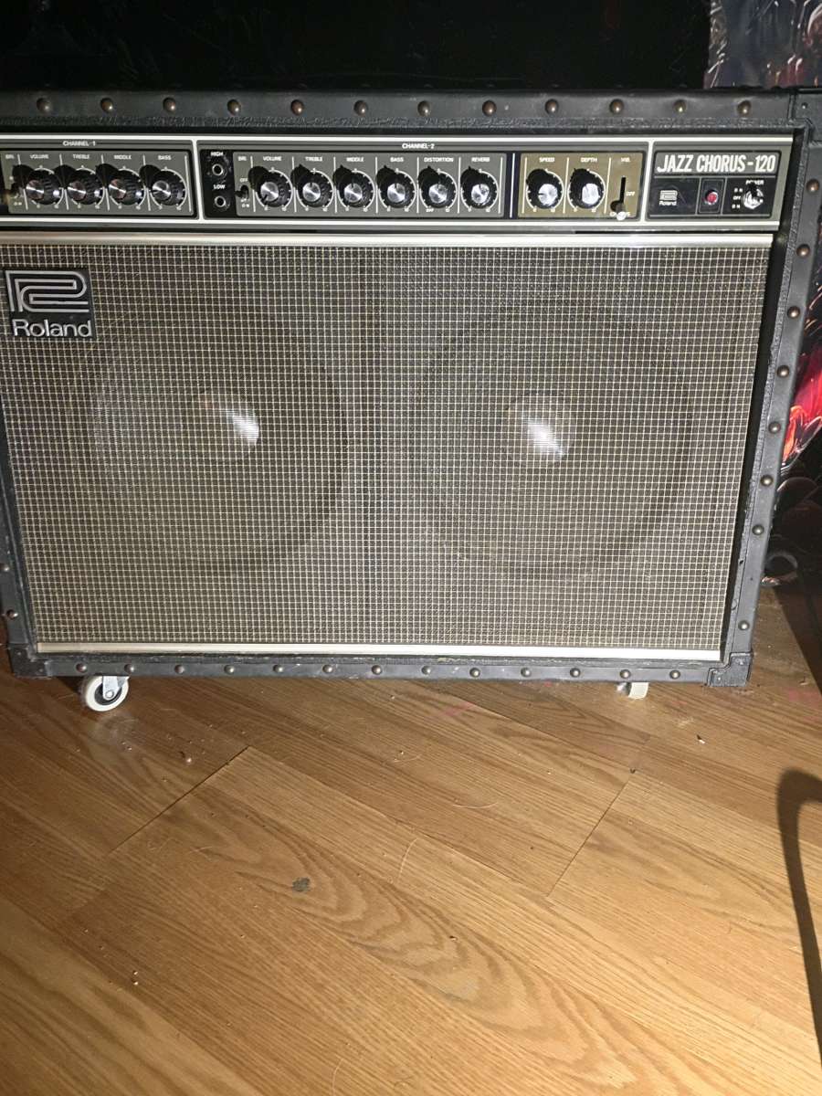 Roland speaker amplifier jazz