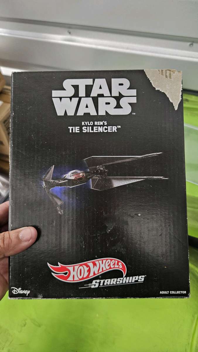 SDCC 2017 Star Wars Kylo Rens Ti