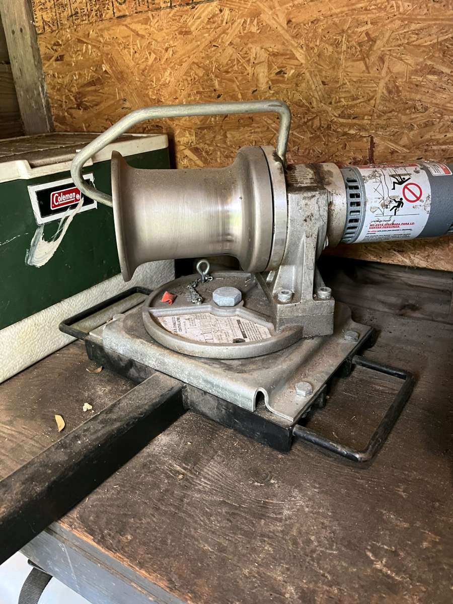 AB Chance 1000 lb Capacity Capstan Hoist