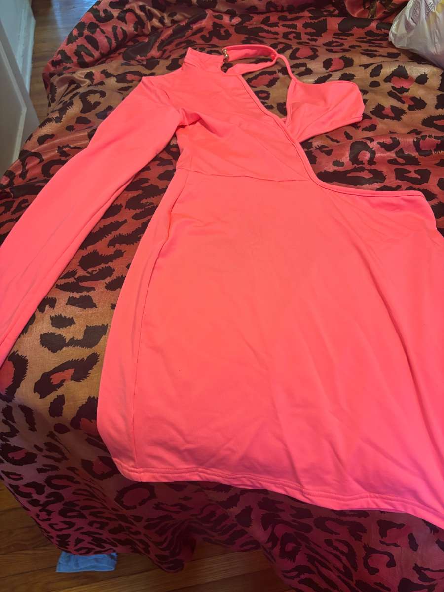 pink dress