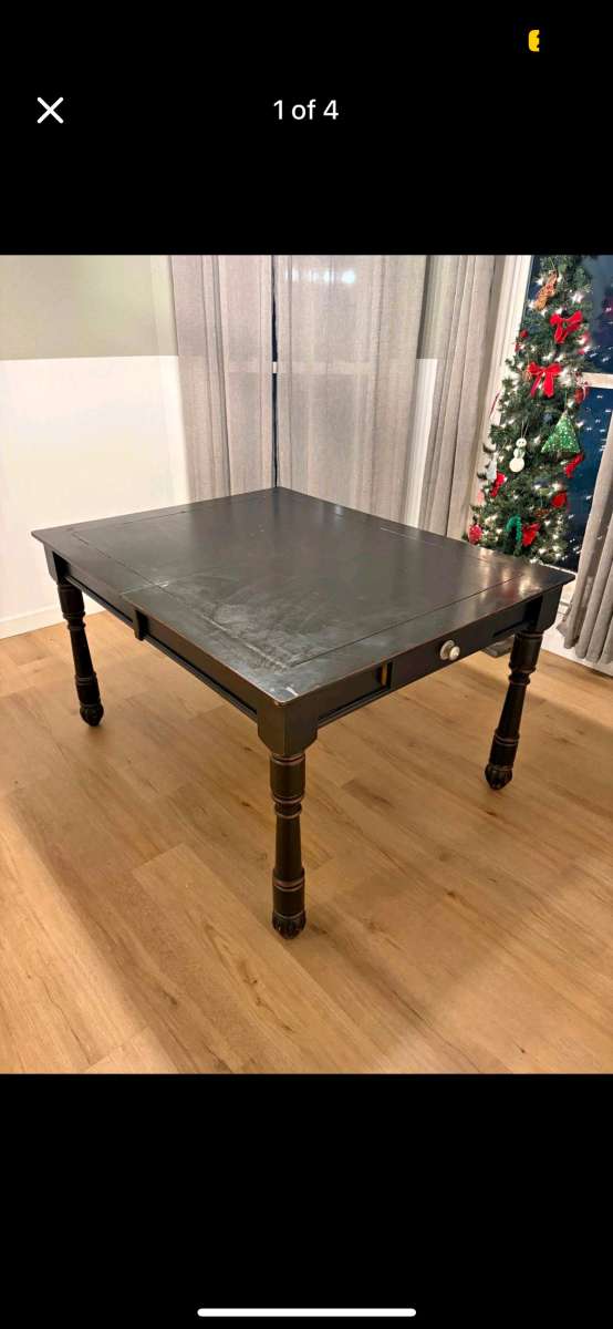 table and chairs vintage