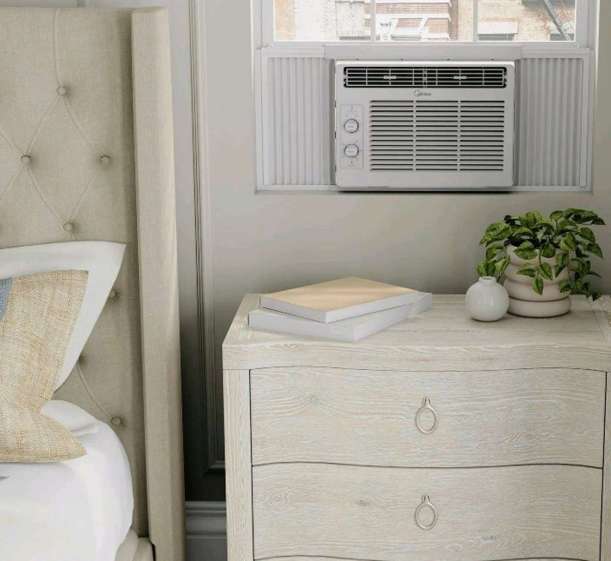 Airon Conditioner Unit in Window