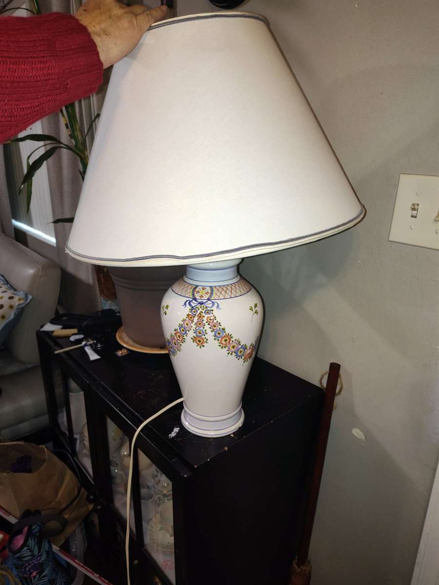 Italian hand painted table lamp